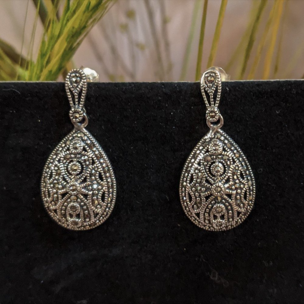 Marcasite Oval Necklace and Earrings Set - Picture 4 of 4
